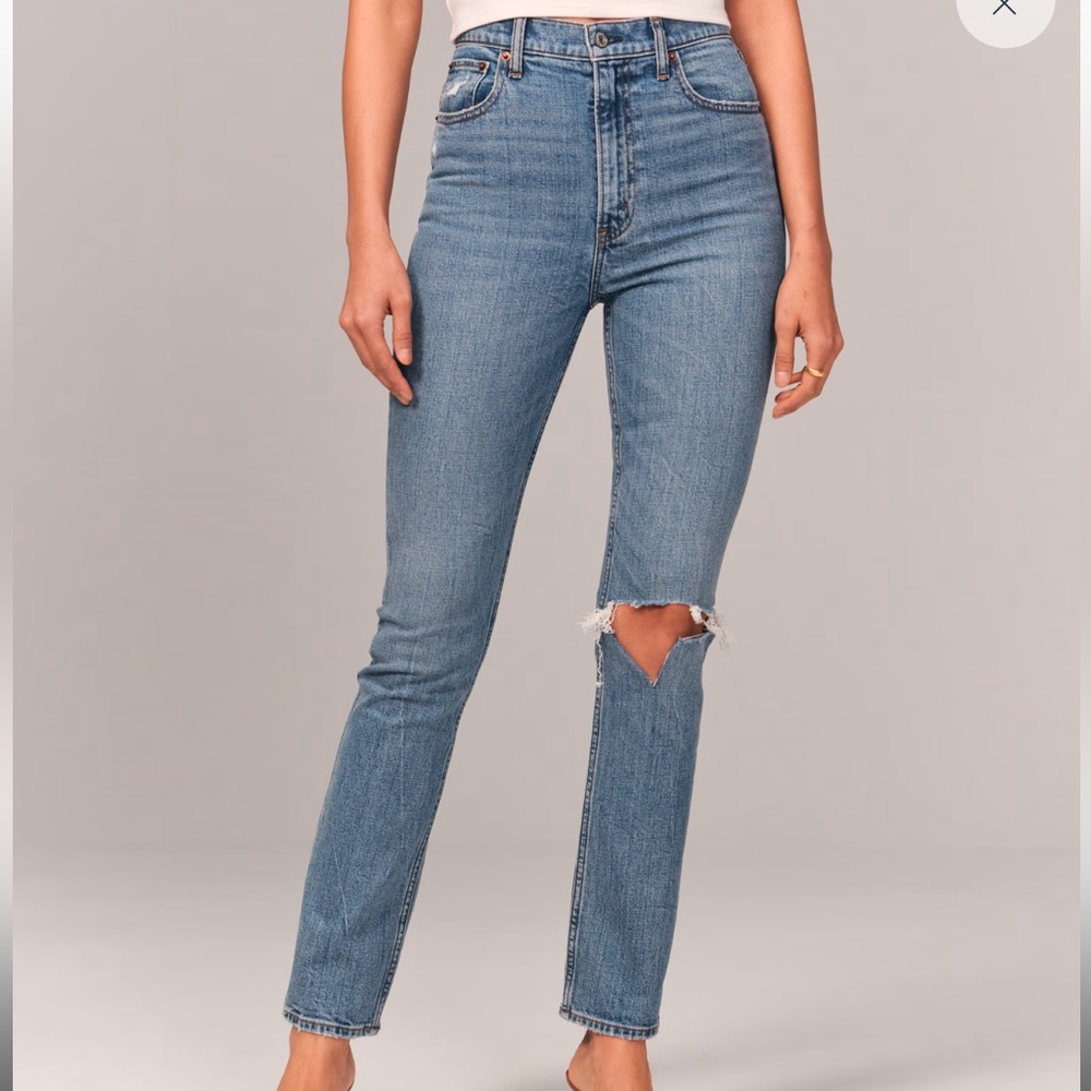 Abercrombie & Fitch Ultra High Rise 90s Slim Straight Jean